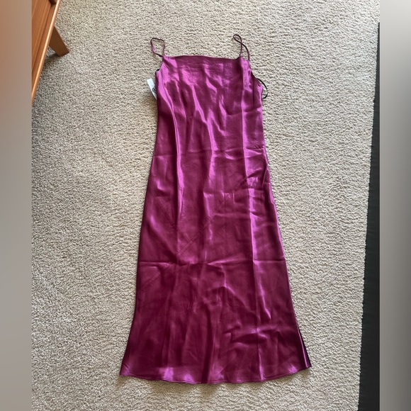 Babaton model midi dress - Picture 3 of 4